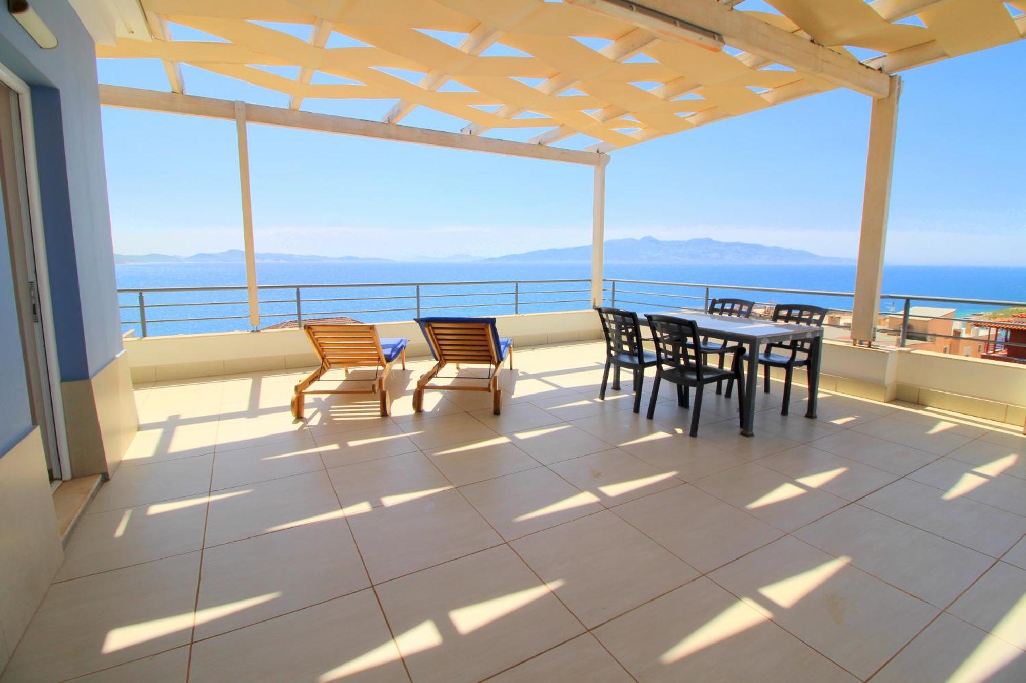 Blue * Sarandë